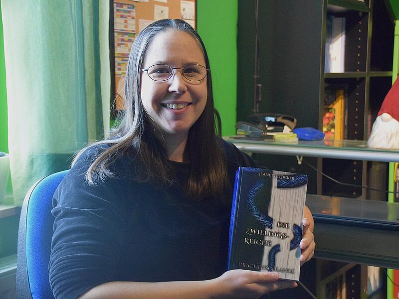 Glosberger Autorin ver&ouml;ffentlicht Dark-Romance-Fantasy-Buch