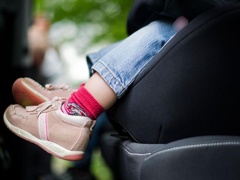 Kind ungesichert auf Beifahrersitz &ndash; Polizei stoppt Mutter