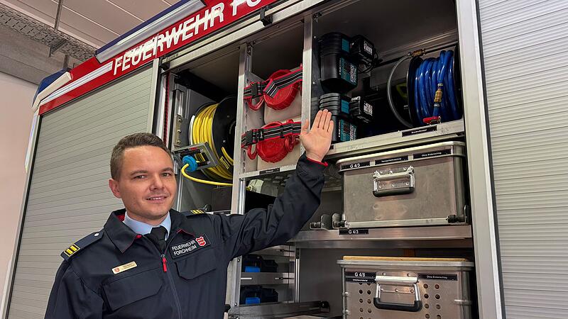 Heute werden die Akkus von Ger&auml;ten in der Regel direkt im Feuerwehrauto geladen.