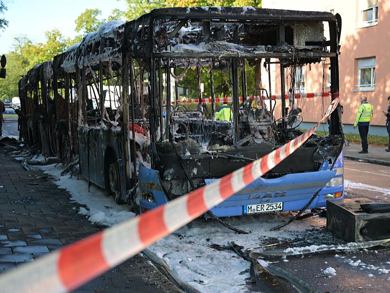 Linienbus in München-Laim ausgebrannt