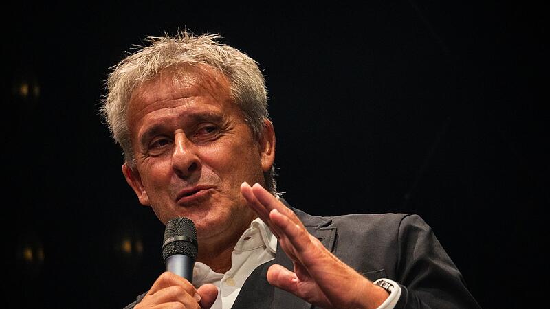 Multimediale Leseinszenierung «Die Nacht von Sevilla» Multimediale Leseinszenierung «Die Nacht von Sevilla»