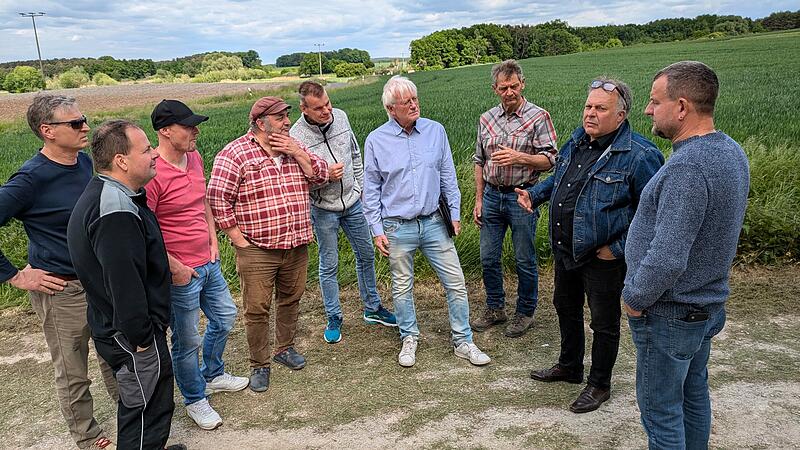 Die Gegner des geplanten Hotel-Neubaus legen Wert auf die Feststellung, dass sie nicht gegen das Projekt an sich sind. Sondern nur gegen den aktuell von der Familie Wirth angepeilten Standort zwischen Neuhaus und Heppst&auml;dt, den man im Bildhintergrund sieht.