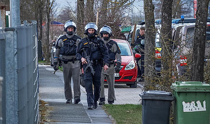 Am Mittwoch, 11. M&auml;rz, ist es in der Stra&szlig;e An der Galgenbr&uuml;cke in Baiersdorf zu einem Raub&uuml;berfall auf ein Fliesengesch&auml;ft gekommen.