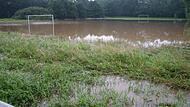 Der überflutete DJK-Platz im Juli 2007. Bilder wie dieses wecken bei den Bürgern in Kersbach bis heute bei jedem Regen ungute Erinnerungen.Forchheim & Fränkische Schweiz Der überflutete DJK-Platz im Juli 2007. Bilder wie dieses wecken bei den Bürgern in Kersbach bis heute bei jedem Regen ungute Erinnerungen.Forchheim & Fränkische Schweiz