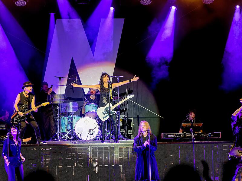 Nena rockt BurgebrachNena rockt mit 4000 Fans Burgebrach