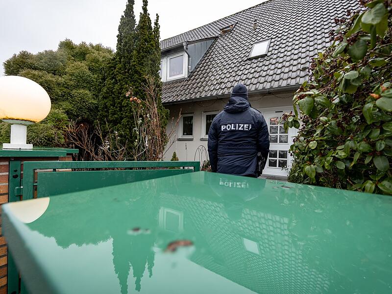 Polizei schie&szlig;t mehrfach auf 25-J&auml;hrigen