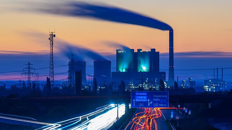 Morgens in Sachsen-Anhalt - Kraftwerk Schkopau