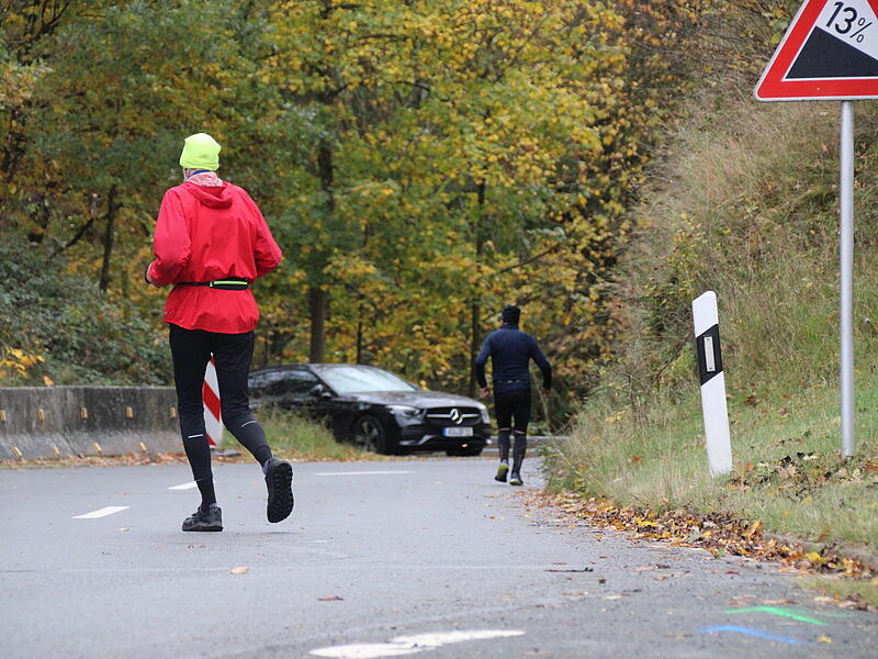 38. Frankenwaldlauf der LG LudwigschorgastTrotz nasskaltem Herbstwetter lie&szlig;en sich die Sportler den Spa&szlig;  beim 38. Frankenwaldlauf der LG Ludwigschorgast nicht vermiesen.