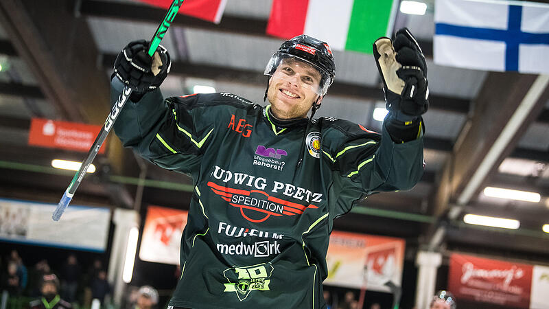 Ein strahlender Patrik Rypar nach dem Overtime-Sieg gegen Lindau 2024. Ein strahlender Patrik Rypar nach dem Overtime-Sieg gegen Lindau 2024.