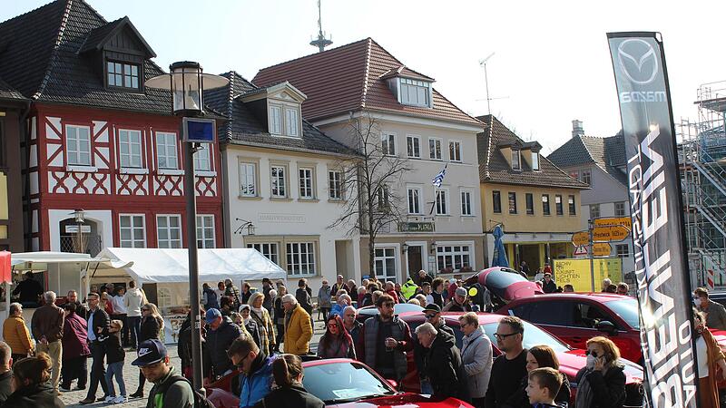 Märkte und Aktionen an Sonntagen kommen an, wie dieses Archivbild von der Frühjahrs-Mobilitätsmeile in Lichtenfels zeigt. Märkte und Aktionen an Sonntagen kommen an, wie dieses Archivbild von der Frühjahrs-Mobilitätsmeile in Lichtenfels zeigt.