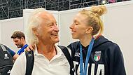 Gerhard Hildner ist mächtig stolz auf seine Enkelin Sarah-Luisa Fahr, die aktuell zu den zehn besten Volleyballerinnen der Welt gehört. Gerhard Hildner ist mächtig stolz auf seine Enkelin Sarah-Luisa Fahr, die aktuell zu den zehn besten Volleyballerinnen der Welt gehört.