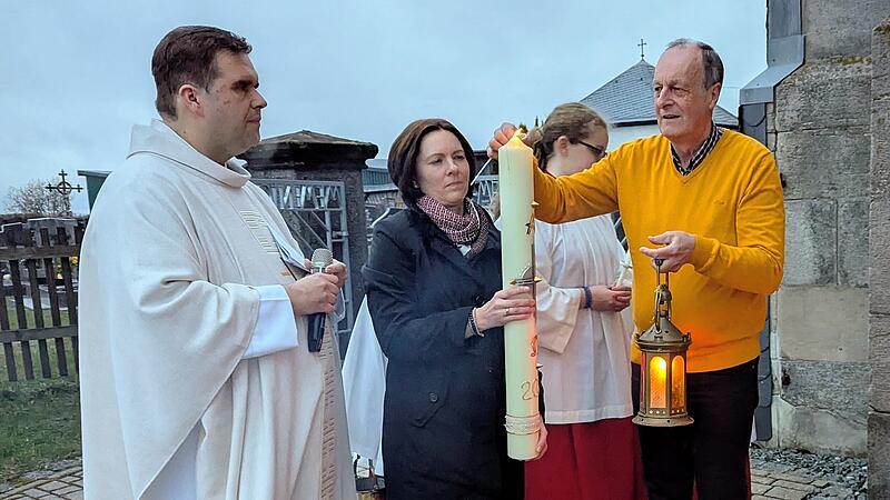Die Osterkerze in Tschirn hatte Christina Punzelt gestaltet.