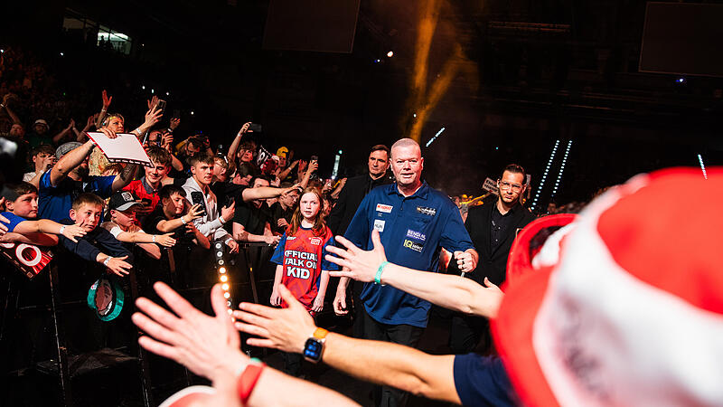 Ausverkaufte Brose Arena und gro&szlig;e Namen des Dartsports: Die Franken Darts Gala in Bamberg begeisterte Fans und Profis gleicherma&szlig;en.