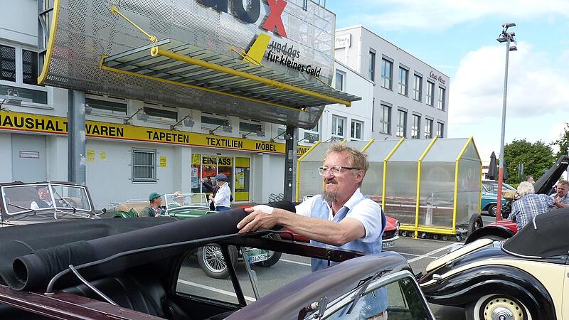 Oldtimerausfahrt mit VorkriegsoldtimernOldtimerausfahrt mit Vorkriegsoldtimern