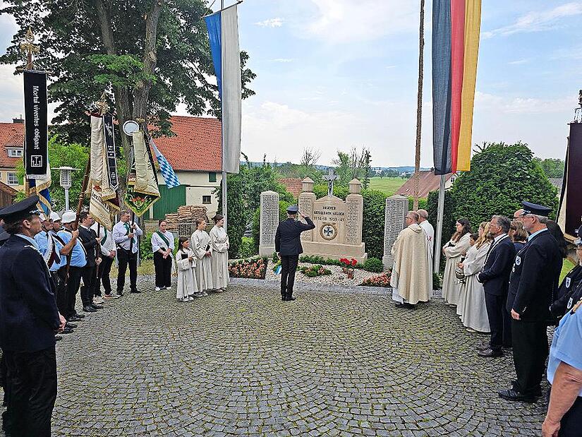 Der Festakt am Ehrenmal.