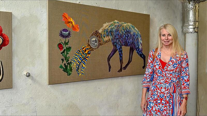 Petra Krischke  steht im Kesselhaus vor einer ihrer Chim&auml;ren.