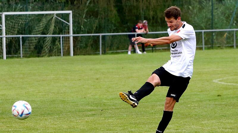 Der Motschenbacher Spielertrainer Tobias Geldner erwartet im Verfolgerduell gegen Heinersreuth von seiner Mannschaft eine bessere Chancenverwertung als zuletzt im Derby gegen den TSV 08 Kulmbach. Der Motschenbacher Spielertrainer Tobias Geldner erwartet im Verfolgerduell gegen Heinersreuth von seiner Mannschaft eine bessere Chancenverwertung als zuletzt im Derby gegen den TSV 08 Kulmbach.