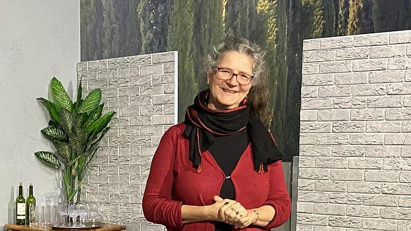 Anne Maar, die Leiterin des Fr&auml;nkischen Theaters Ma&szlig;bach, ist in M&uuml;nchen von Landtagspr&auml;sidentin Ilse Aigner  ausgezeichnet  worden.