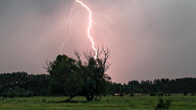 Ein Blitz schlägt ein.Forchheim & Fränkische Schweiz Ein Blitz schlägt ein.Forchheim & Fränkische Schweiz