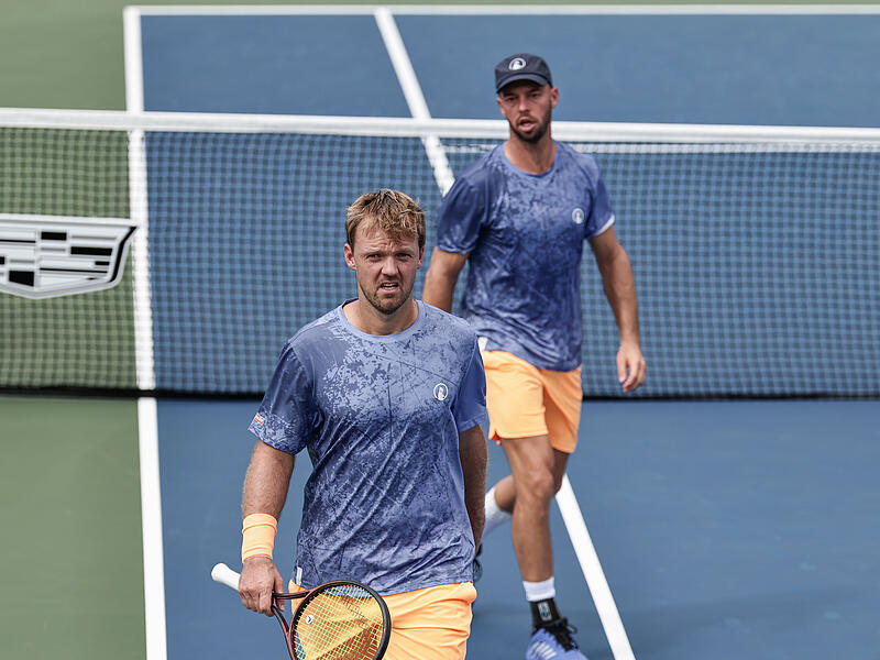 Kevin Krawietz (v.) und Tim Pütz sind beim Masters-Turnier in Shanghai im Viertelfinale ausgeschieden. Kevin Krawietz (v.) und Tim Pütz sind beim Masters-Turnier in Shanghai im Viertelfinale ausgeschieden.