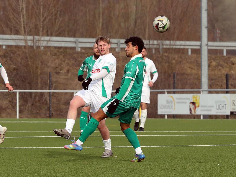 Neudrossenfeld gg F&uuml;rth II 240126 08 Weinkauf Sportpress