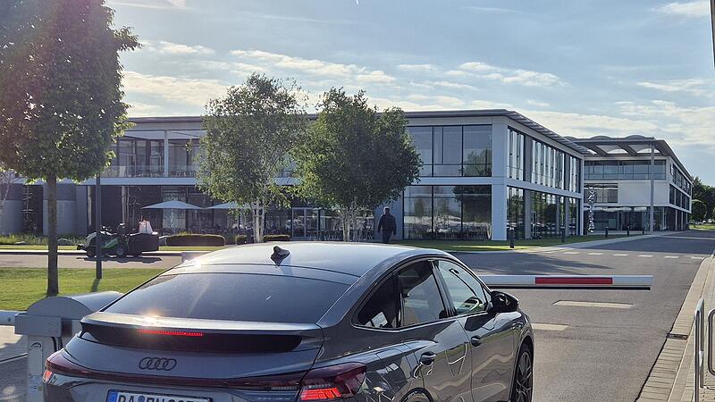 Brose-Mitarbeiter auf dem Weg zur Arbeit am Standort Bamberg