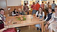 Viele Besucher des Weinfestes waren fesch und zum Thema passend gekleidet.