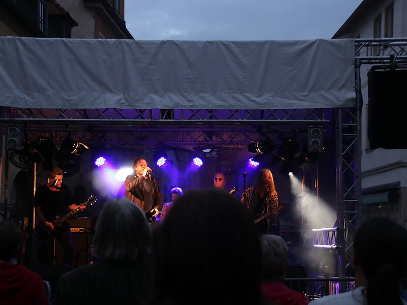 An der "Eule" ging es rund. The Great Lakes brachten das Publikum in Stimmung.
