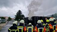 Neun Feuerwehren aus Neustadt und Umgebung  haben sich am Wochenende unter reellen Bedingungen für den Ernstfall vorbereitet.