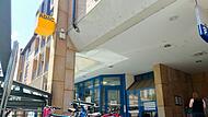 W&auml;hrend die ADAC-Gesch&auml;ftsstelle in der Sch&uuml;tzenstra&szlig;e in Bamberg bereits seit &uuml;ber einem Jahr geschlossen ist, h&auml;ngt das ADAC-Schild noch immer und sorgt so f&uuml;r Verwirrung.
