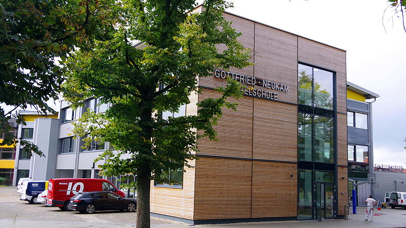 Gottfried-Neukam-Mittelschule Gottfried-Neukam-Mittelschule