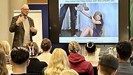 Anthropologe und Ethiker Prof. Arne Manzeschke führte durch das Seminar am Klinikum in Forchheim.Forchheim & Fränkische Schweiz