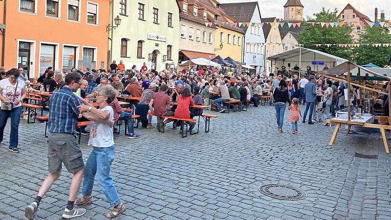 Mit Musik und Tanz feierten die Gräfenberger ihr Doppeljubiläum.