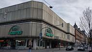 Der Kaufhof an der Ecke Hindenburgstra&szlig;e/Mohrenstra&szlig;e gilt als Herz der Einkaufsstadt Coburg.