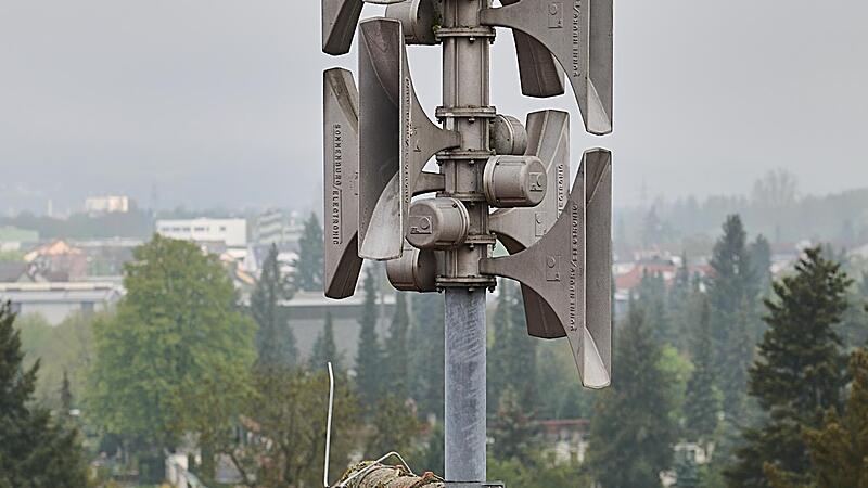 Auf dem Dach der Luitpoldschule ist noch eine Sirenenanlage montiert, allerdings nicht mehr einsatzbereit.