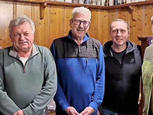 Unser Bild zeigt (von links): 2. Vorsitzenden Michael Lorenz, 1. Vorsitzenden Edgar Schmidt, Kassier Reiner Gruttke, Schriftf&uuml;hrer Thomas D&ouml;rfler und stellvertretenden Schriftf&uuml;hrer Jens Bauernfeind.