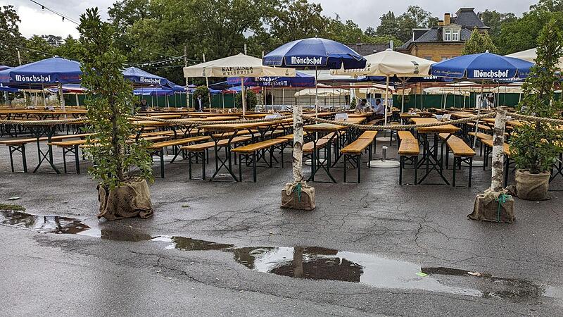 Richtig viel Pech hatte die Schützengesellschaft Coburg beim diesjährigen Vogelschießen: Es gab kein Bierzelt – aber sehr viel Regen.