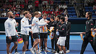 Die deutsche Mannschaft um den Coburger Kevin Krawietz (Dritter von links) hat gegen Japan das Ticket für die Davis-Cup-Endrunde gelöst.
