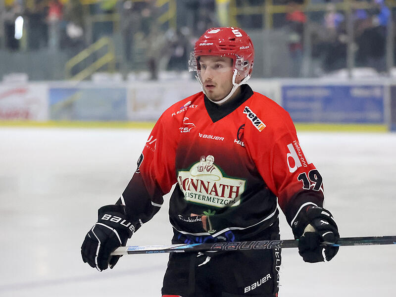 F&uuml;r die Ha&szlig;furt Hawks um Verteidiger Robin Sticha stehen kurz vor Weihnachten noch zwei Ausw&auml;rtsspiele an.