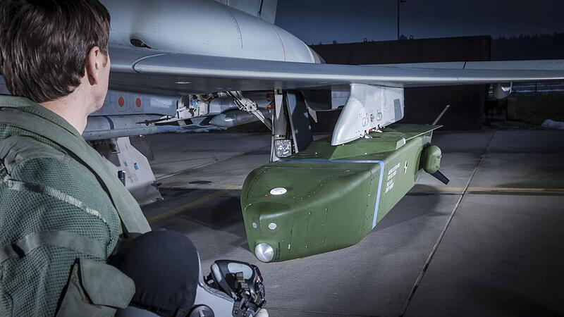 Der Lenkflugk&ouml;rper Taurus wird vom Unternehmen MBDA in Schrobenhausen hergestellt. Die Bundeswehr hat davon 600 in den Magazinen liegen.