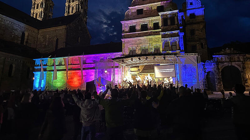 Praisenight auf dem Domplatz im Heinrichsjahr
