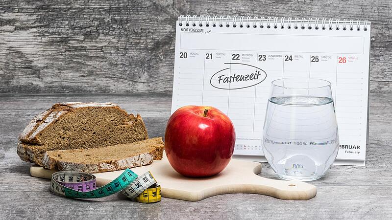 Fasten im Alltag ist möglich und sinnvoll. Dabei geht es nicht nur um den Verzicht auf Nahrungsmittel.