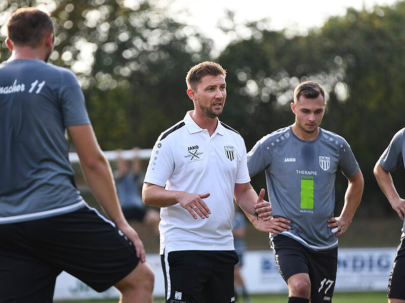 Maximilian Zang, Trainer des FC Sand, sieht die Sommerpause grundsätzlich falsch geplant. Maximilian Zang, Trainer des FC Sand, sieht die Sommerpause grundsätzlich falsch geplant.