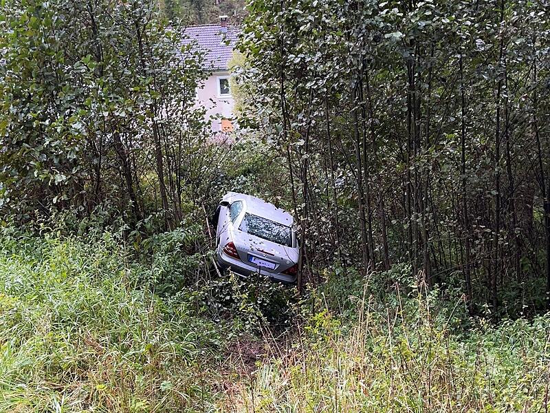 In diesem Fahrzeug harrte der Fahrer aus, bis er gefunden wurde.
