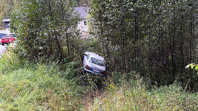In diesem Fahrzeug harrte der Fahrer aus, bis er gefunden wurde. In diesem Fahrzeug harrte der Fahrer aus, bis er gefunden wurde.