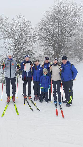 Sie mischen erfolgreich beim Wintersport Nordisch (von links) mit: Jonas Bauhofer, Emma Heland, Emma Vogt, Matheo Schlemmer, Johanna Schlemmer, Theresa Dressel und David Schäfer vom TSV Mönchröden. Sie mischen erfolgreich beim Wintersport Nordisch (von links) mit: Jonas Bauhofer, Emma Heland, Emma Vogt, Matheo Schlemmer, Johanna Schlemmer, Theresa Dressel und David Schäfer vom TSV Mönchröden.