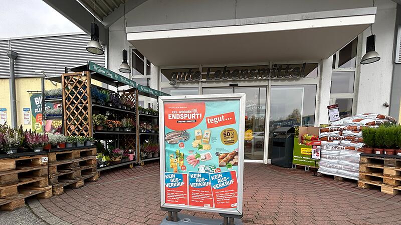 Der Tegut in der Karchestra&szlig;e/Ecke Bamberger Stra&szlig;e in Coburg wird von Rewe &uuml;bernommen.