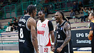 Nur Vorbereitung? Cobe Williams (rechts) und Demarcus Demonia feierten den Sieg im Frankenderby gegen Würzburg innig.