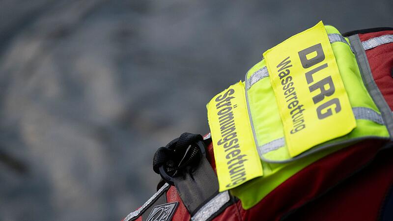 Mann gerät beim Schwimmen in der Isar in Not Mann gerät beim Schwimmen in der Isar in Not