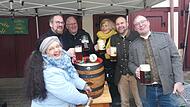 Gute Stimmung beim Anstich in Kosbach: Anette Wirth-Hücking, Oberbürgermeister Florian Janik, Christoph Oberle, Uli Oberle, Braumeister David Achatz und Peter Oberle (von links). Gute Stimmung beim Anstich in Kosbach: Anette Wirth-Hücking, Oberbürgermeister Florian Janik, Christoph Oberle, Uli Oberle, Braumeister David Achatz und Peter Oberle (von links).